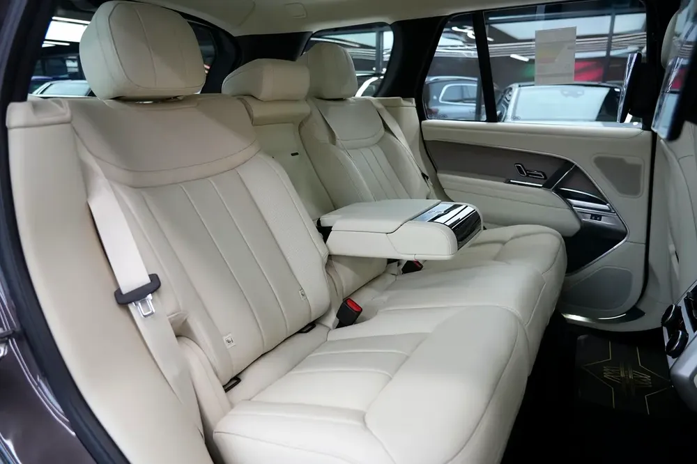 Range Rover Vogue HSE P400 | 2026 GCC 0km | Agency Warranty - Image 18