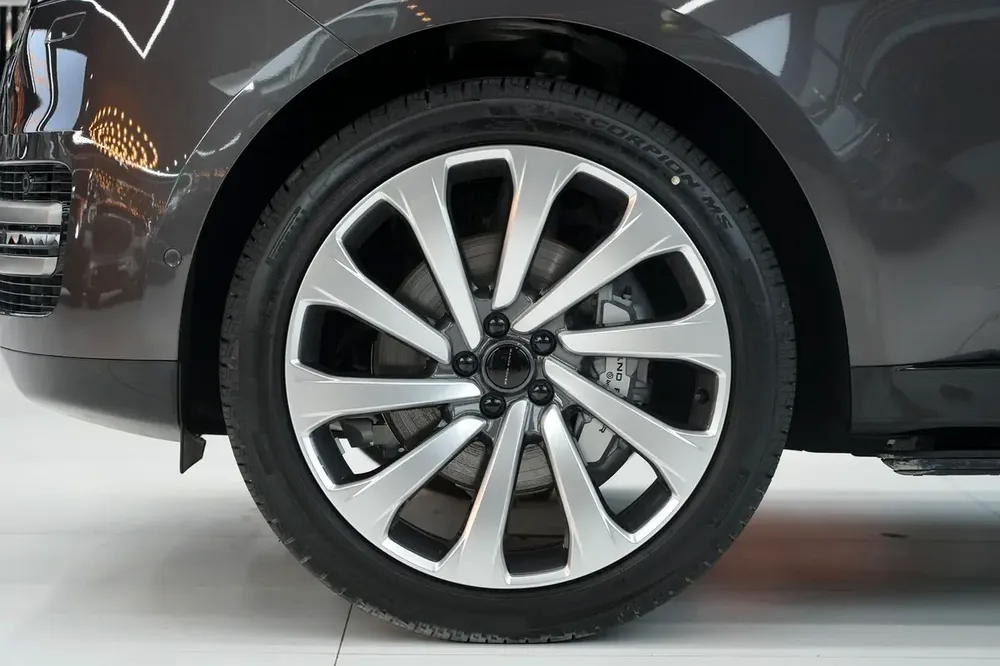 Range Rover Vogue HSE P400 | 2026 GCC 0km | Agency Warranty - Image 6