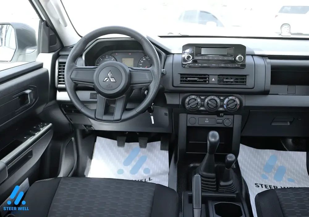 Mitsubishi L200 2.4L DIESEL D.CABIN 4X4 GL 5MT MID-LINE 2026 MODEL - Image 17