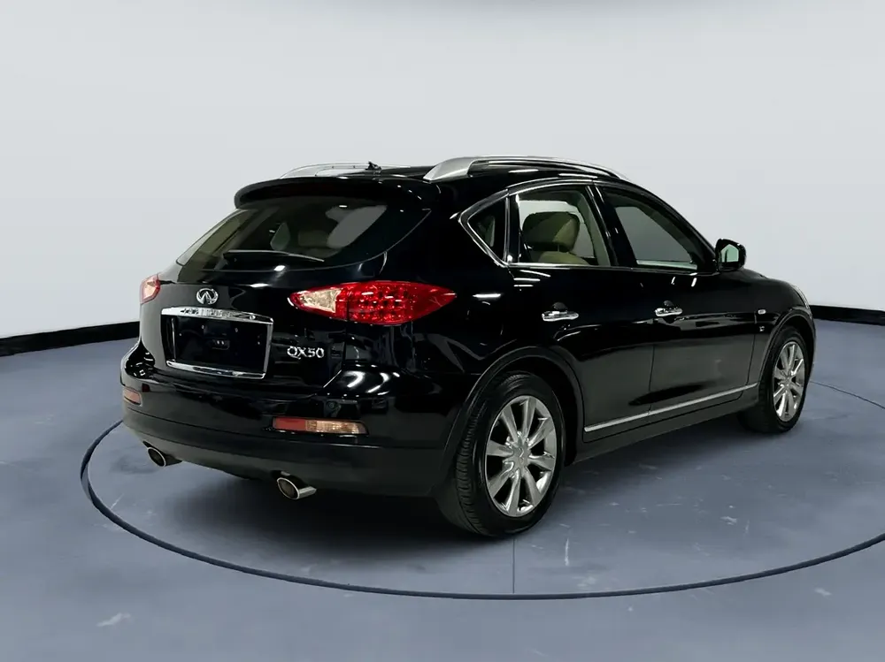 Infiniti QX50 Luxury 2014 - GCC Specs - Perfect Condition and single owner - Image 4