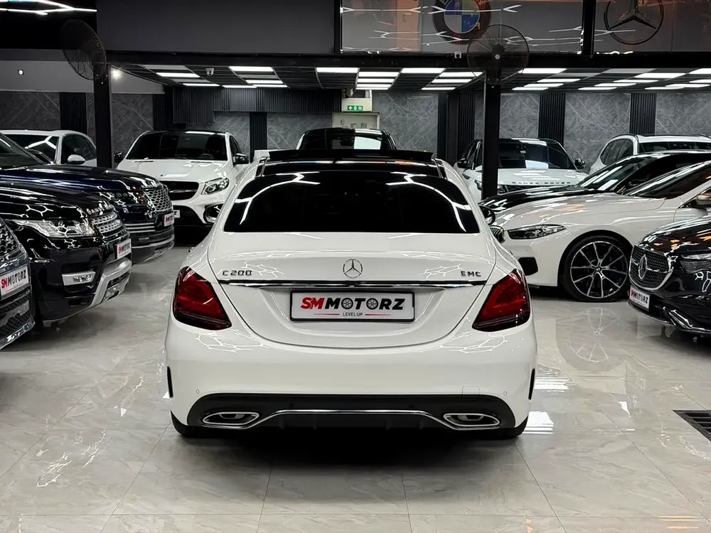 Mercedes-Benz C-Class C200 2019 | GCC Specs | Low Mileage | Pristine Condition - Image 6