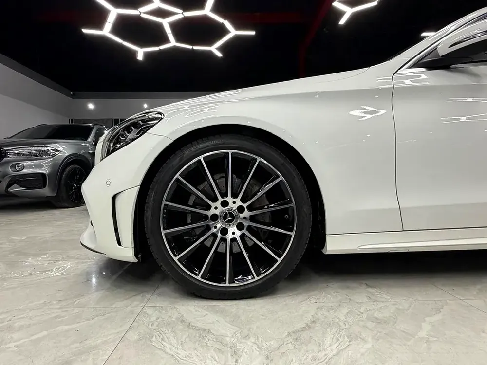 Mercedes-Benz C-Class C200 2019 | GCC Specs | Low Mileage | Pristine Condition - Image 7