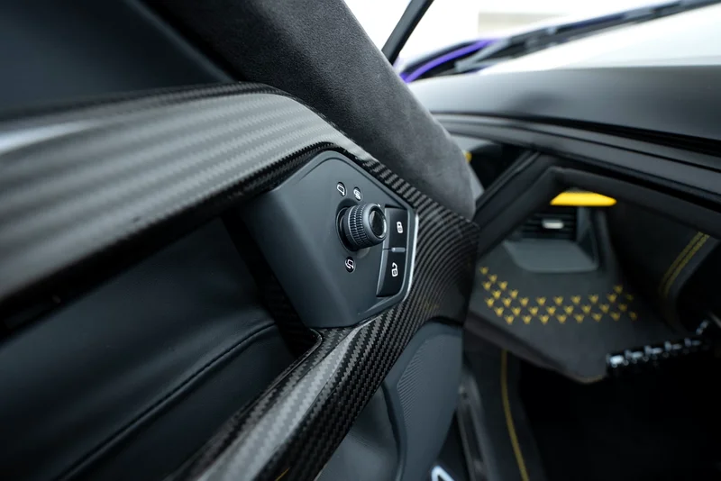 2022 LAMBORGHINI AVENTADOR ULTIMAE 01 OF 250. FULL CARBON - Image 15