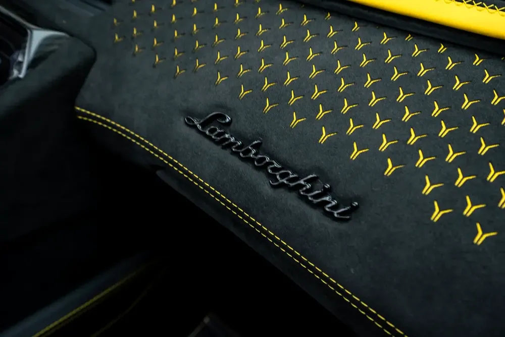 2022 LAMBORGHINI AVENTADOR ULTIMAE 01 OF 250. FULL CARBON - Image 19