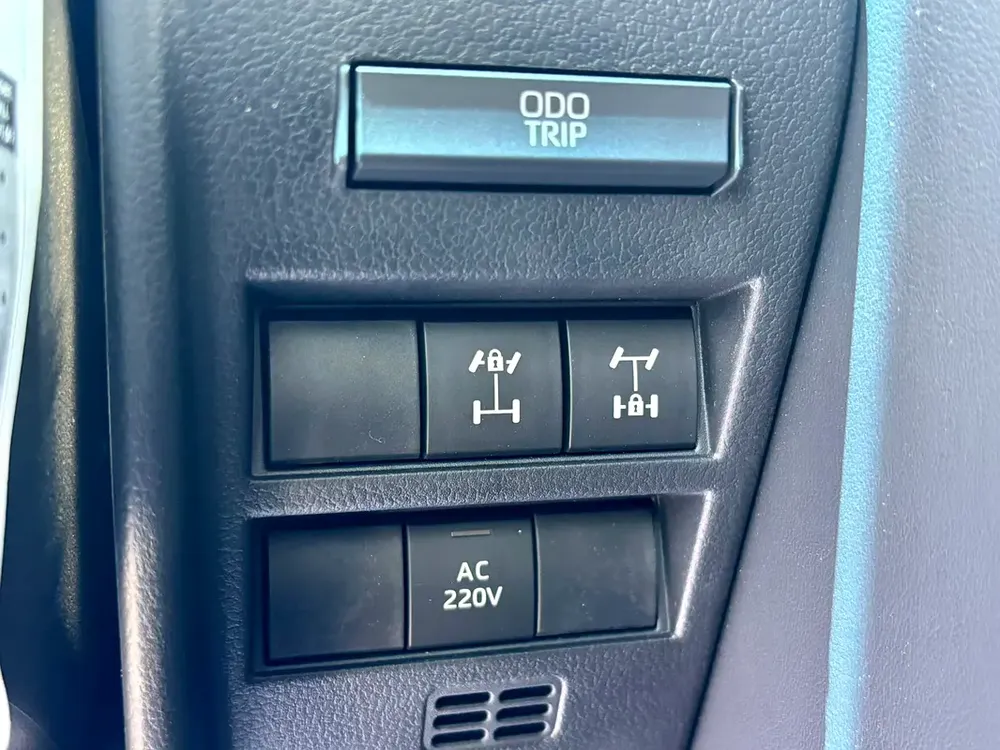 TOYOTA LAND CRUISER VX 3.5 HUBRID MODEL 2026 - Image 13