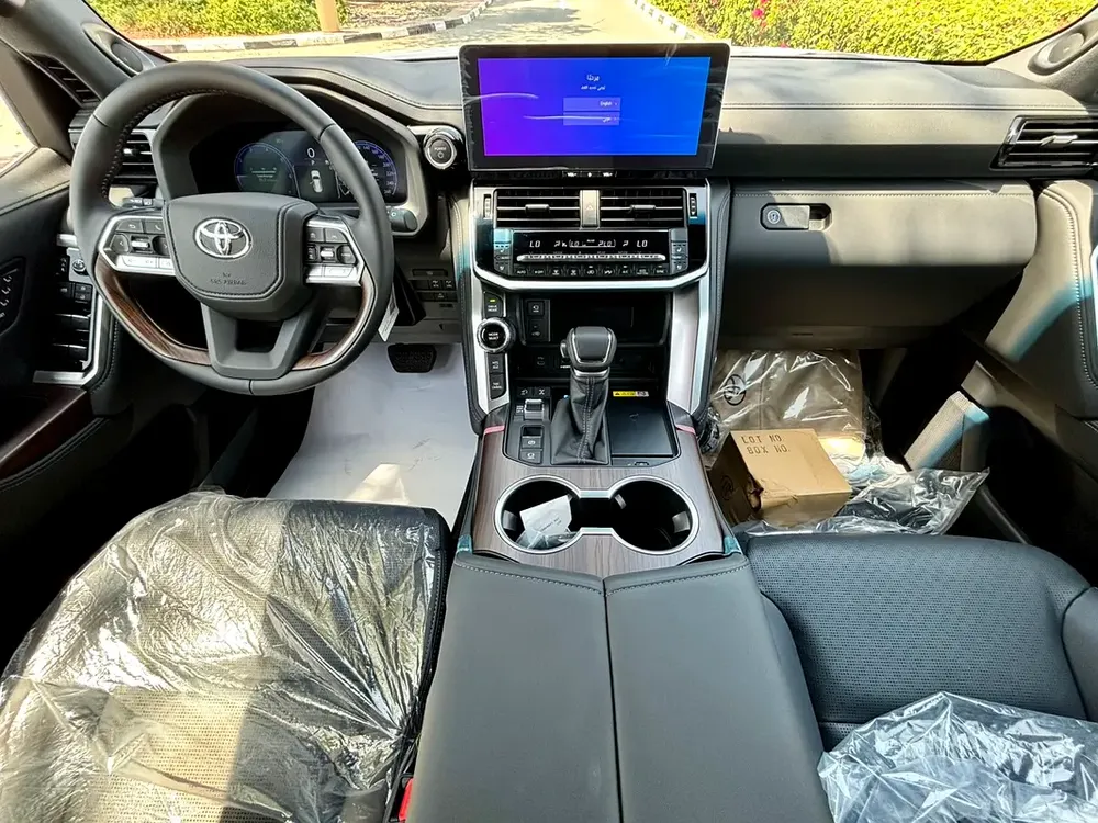 TOYOTA LAND CRUISER VX 3.5 HUBRID MODEL 2026 - Image 8