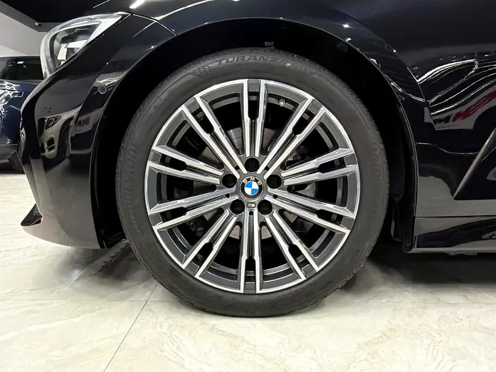 Black Edition | M-Sport | Full BMW Service History | Low Kms | Original Paint | GCC - Image 6