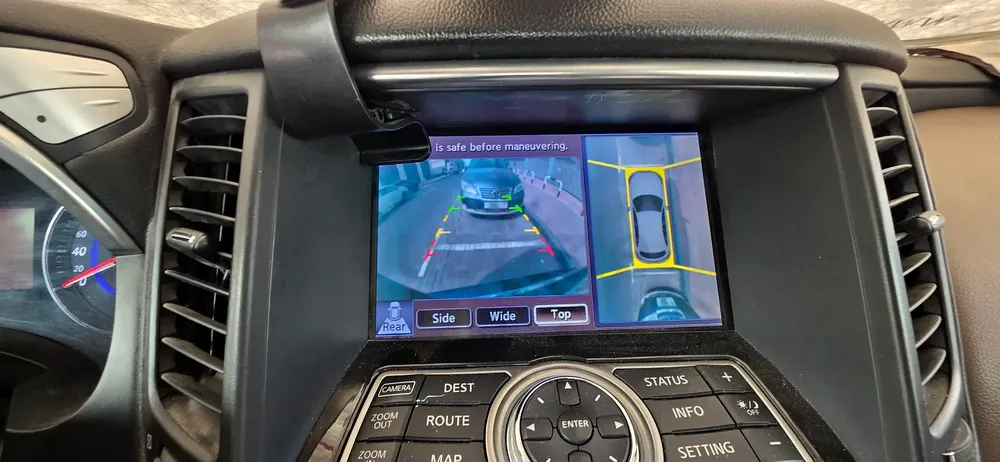 Infiniti FX35 fully loaded (2011) in excellent condition - Image 9