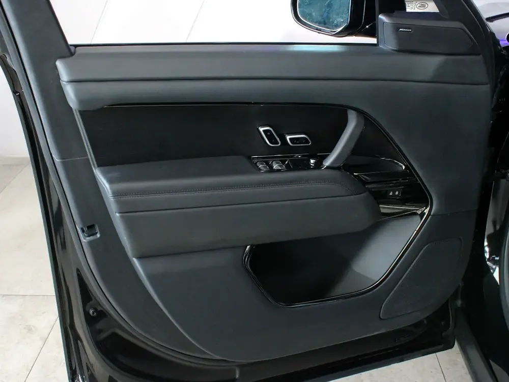 2023 - Range Rover Sport SE - With warranty - Image 13