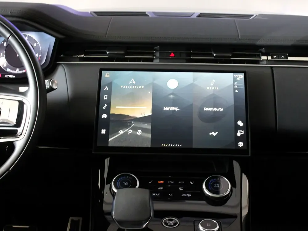 2023 - Range Rover Sport SE - With warranty - Image 14