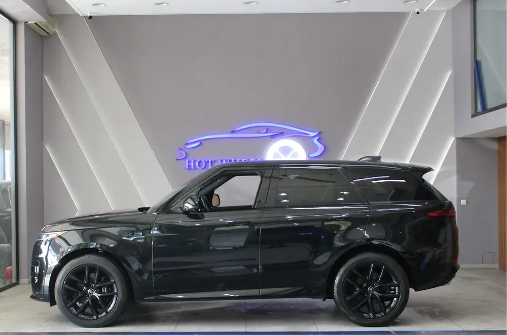 2023 - Range Rover Sport SE - With warranty - Image 6