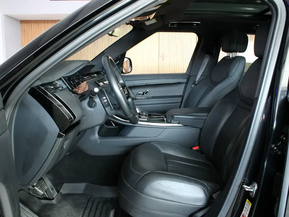 2023 - Range Rover Sport SE - With warranty - Image 9