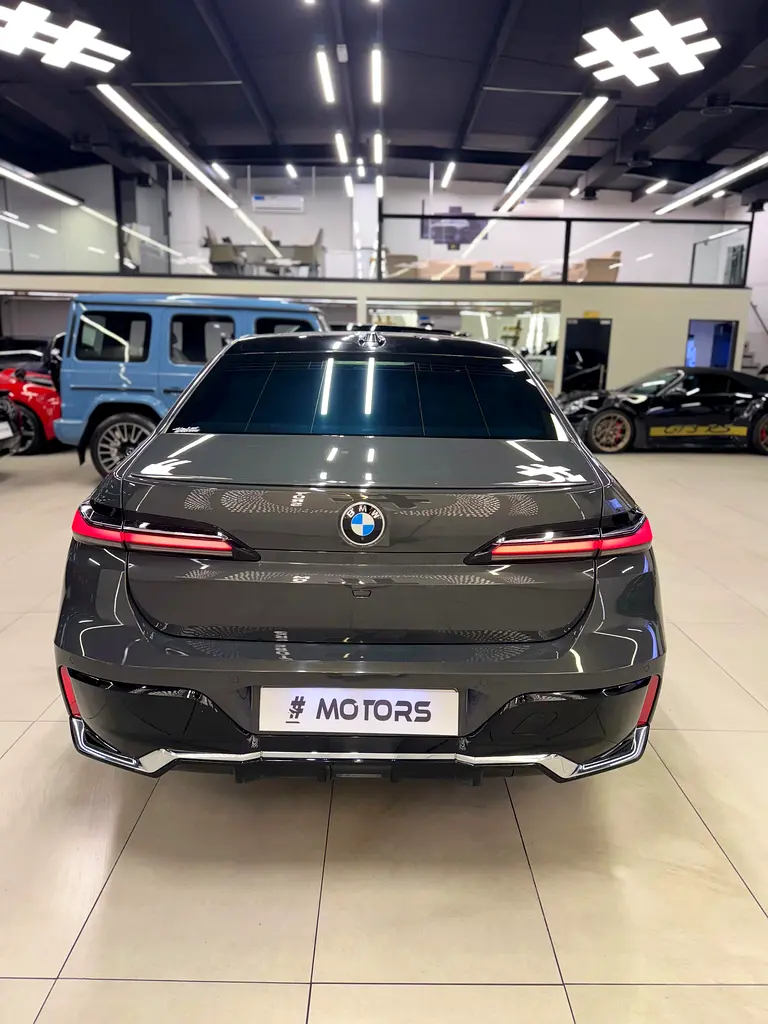 BMW 735i - Image 20