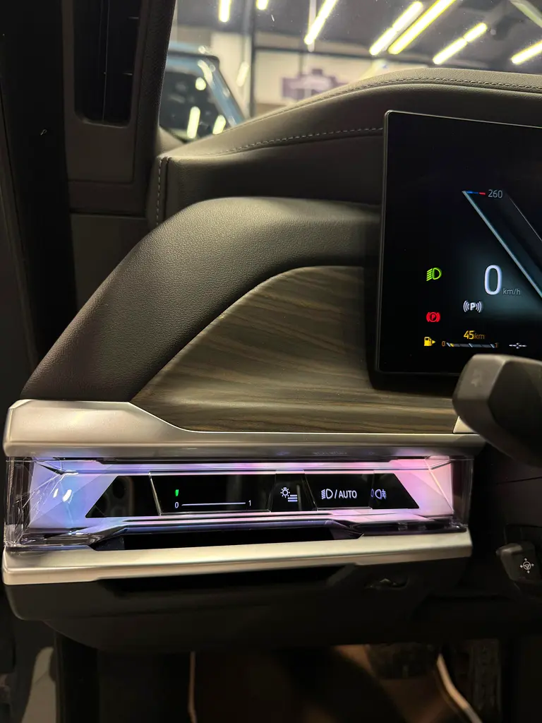 BMW 735i - Image 4