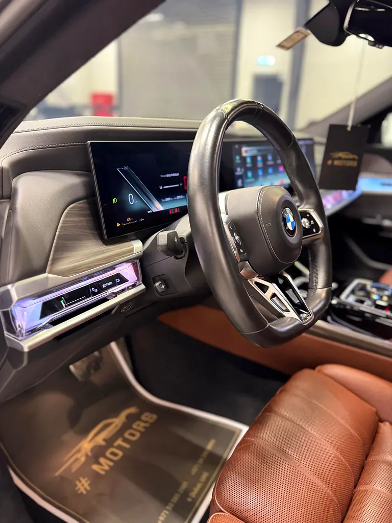 BMW 735i - Image 8