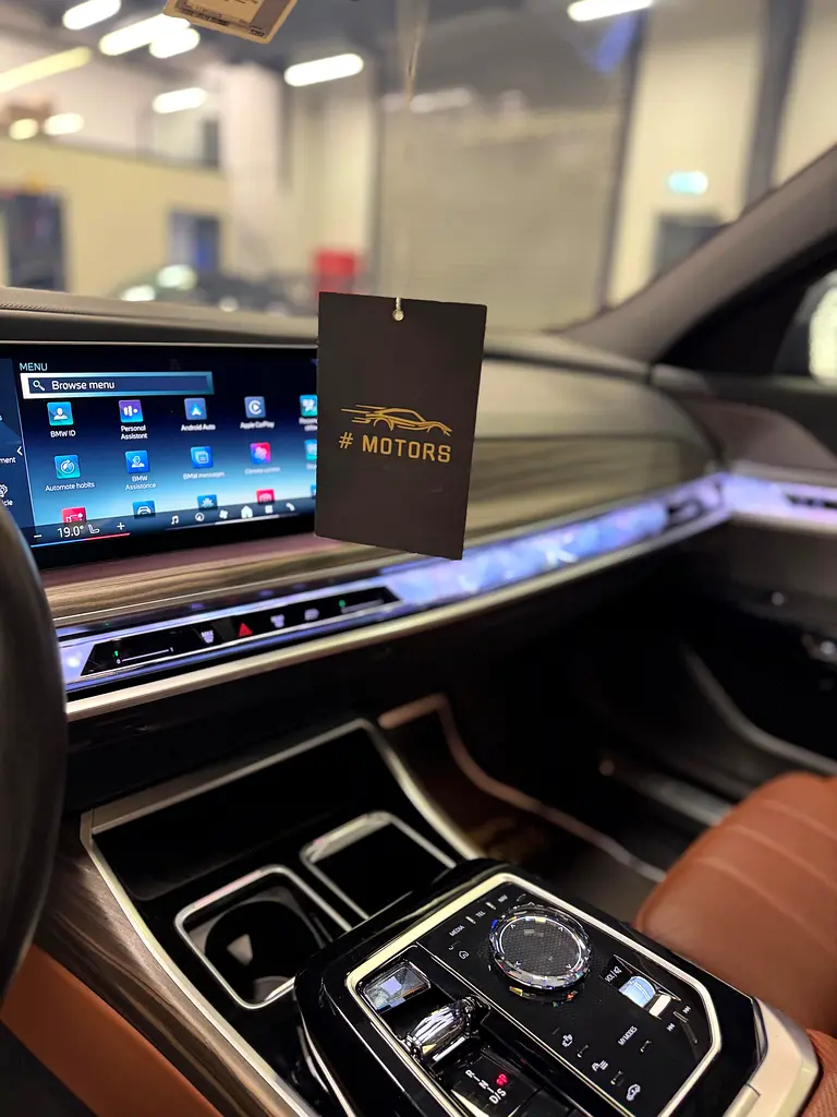 BMW 735i - Image 9