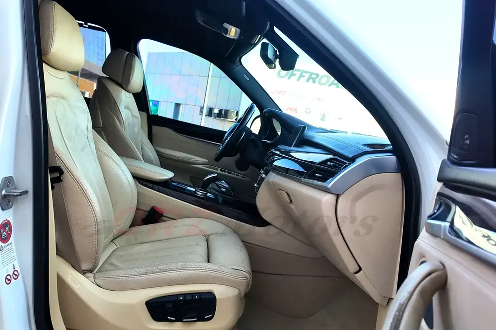 2014 BMW X5 XDrive50i / - Image 18