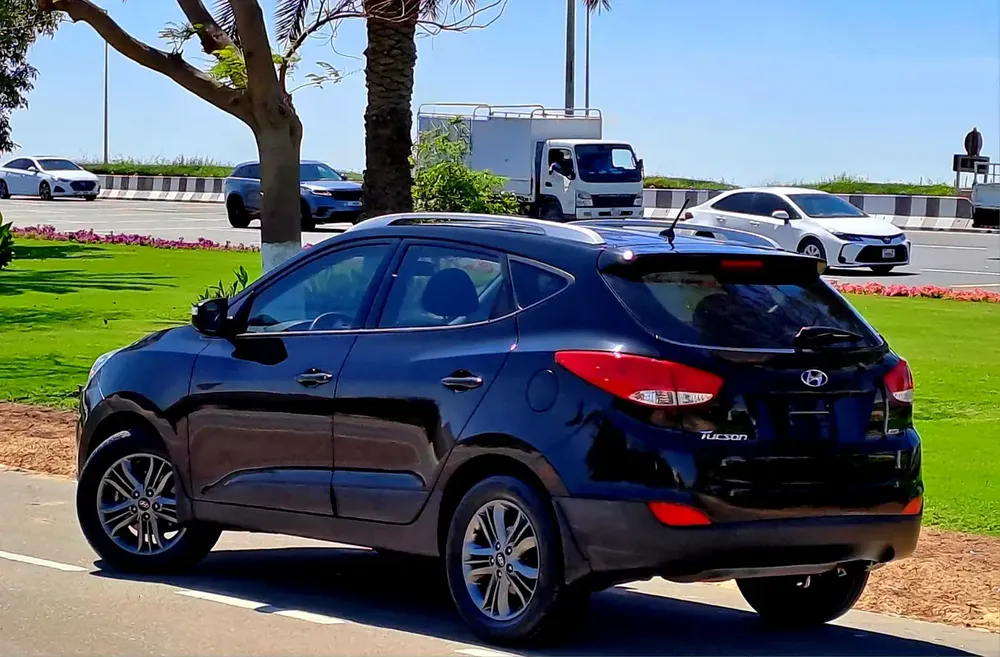 1,649-MONTHLY FOR 1 YEAR ONLY | HYUNDAI TUCSON 2015 2.0L GCC | CRUISE CONTROL I GPS I ACCIDENT FREE - Image 5