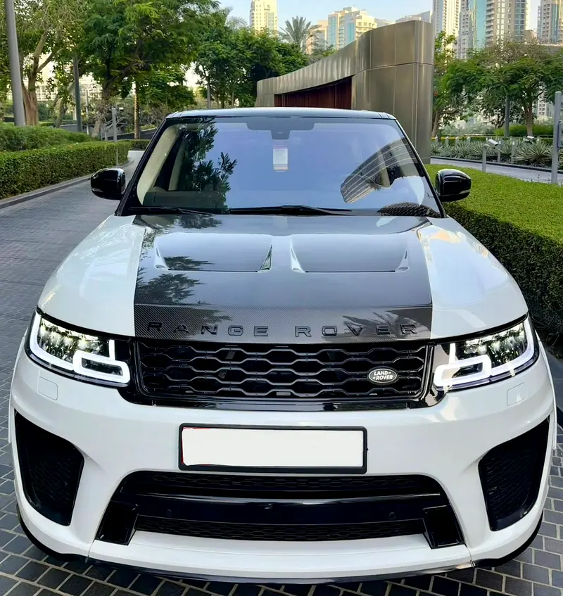 SVR KIT RANGE ROVER SPORT —  GCC —  FULL SERVICE HISTORY — VERY NEAT — PANORAMIC ROOF - Image 8