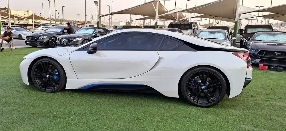 BMW i8 Coupe 2019 - Korean Specs - Excellent Condition - Image 15