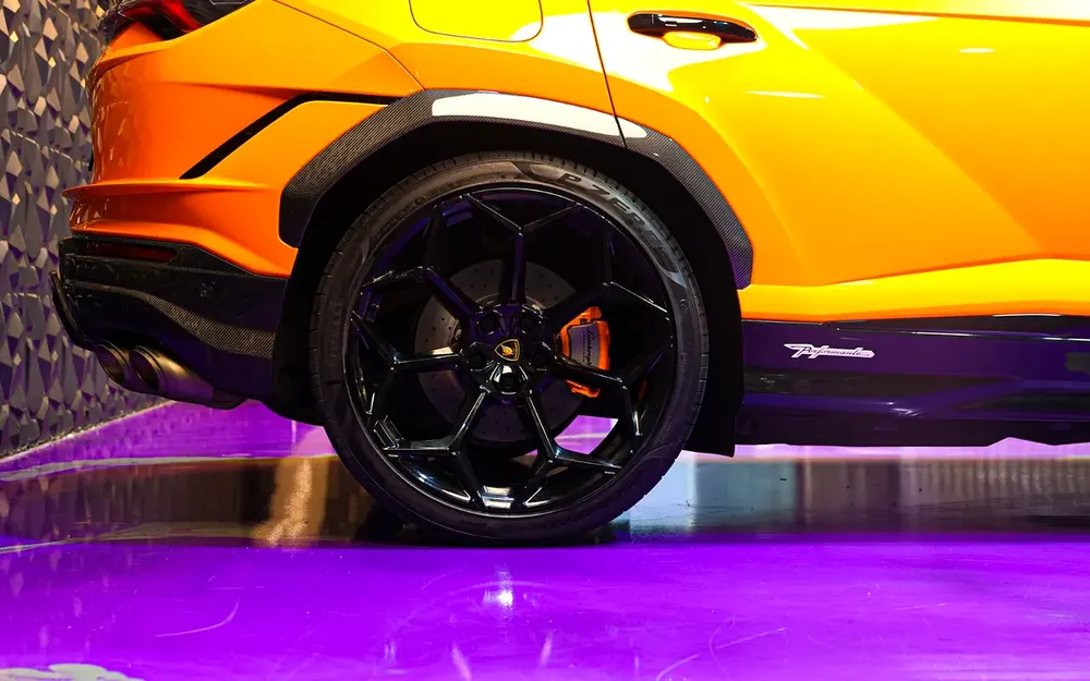 2024 Lamborghini Urus Performante - Japanese Specs - Brand New - Image 6