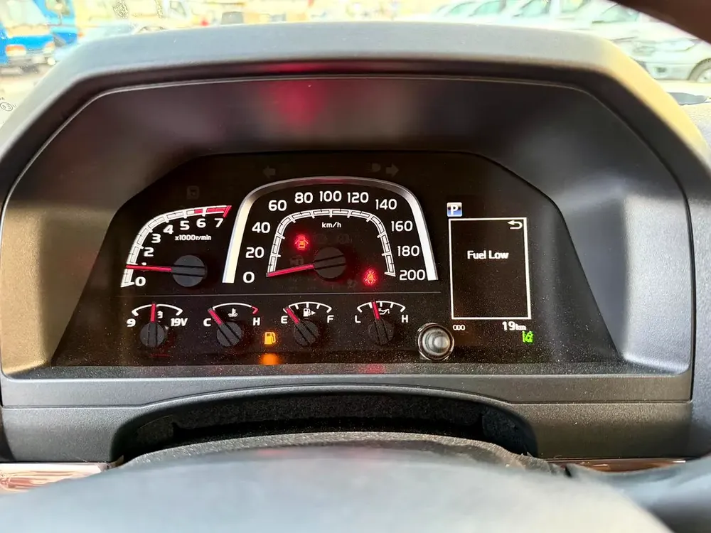 Toyota Land Cruiser 70 Series LC 79 40th Anniversary 2026 GCC Specs - Image 16