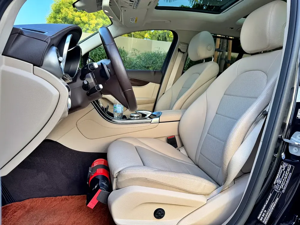 Mercedes-Benz GLC 250 4MATIC / FULL GARGASH HISTORY - Image 10