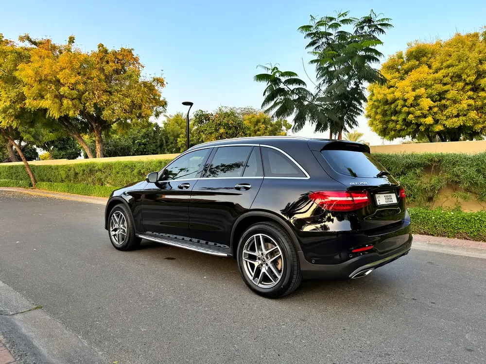 Mercedes-Benz GLC 250 4MATIC / FULL GARGASH HISTORY - Image 4