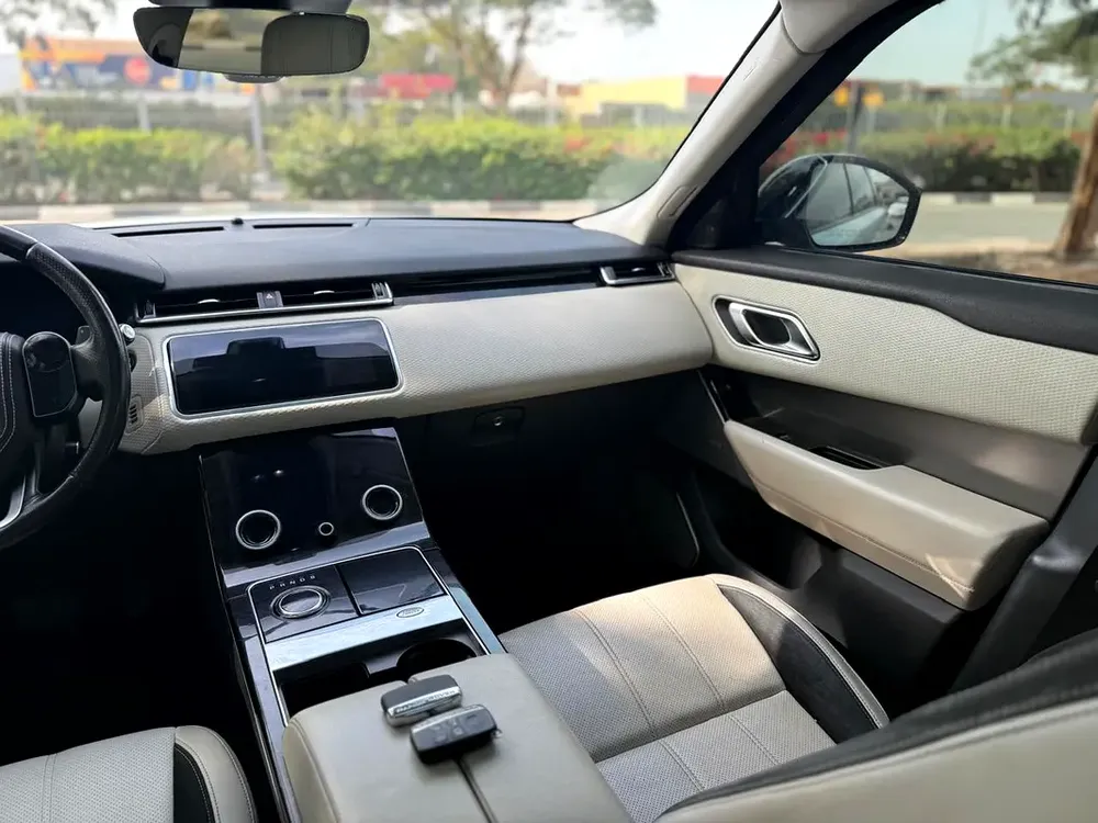 RANGE ROVER VELAR S 2018 DIESEL 2.0L TURBO CHARGED FULL OPTIONS TWO KEYS - Image 11