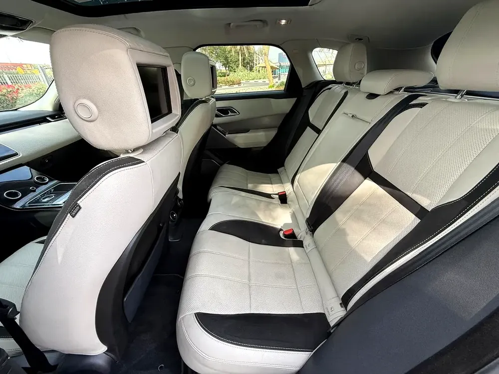RANGE ROVER VELAR S 2018 DIESEL 2.0L TURBO CHARGED FULL OPTIONS TWO KEYS - Image 17