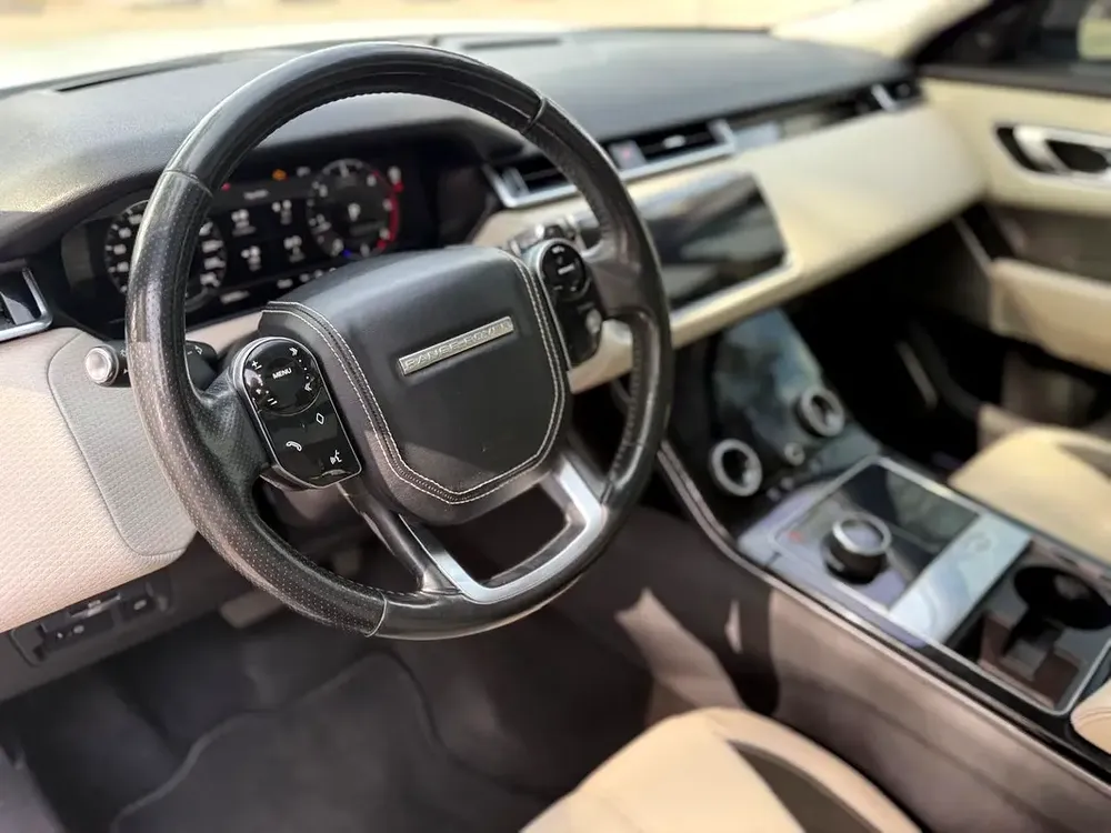RANGE ROVER VELAR S 2018 DIESEL 2.0L TURBO CHARGED FULL OPTIONS TWO KEYS - Image 9