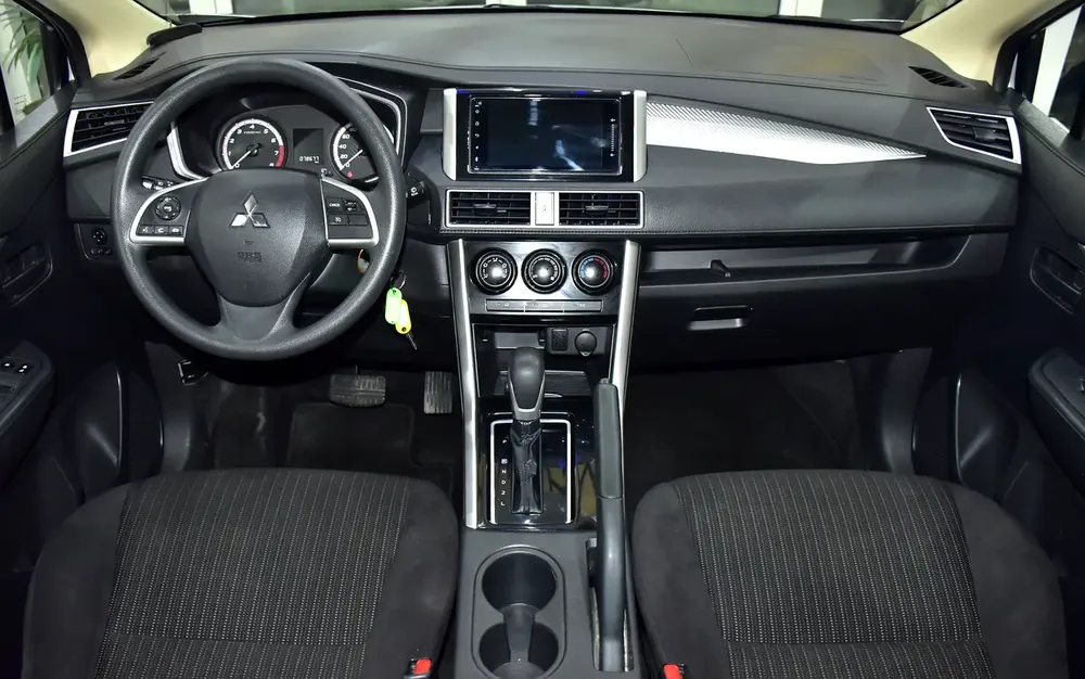 AED 871 EMi at 0% DP | Mitsubishi Xpander ( 2022 Model ) in Silver Color GCC Specs - Image 11