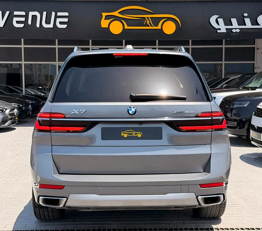 2025 BMW X7 xDrive40i - Image 5