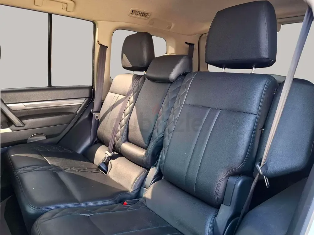 AED 1162/month | 2016 Mitsubishi Pajero  | GCC Specs | Ref#450166 - Image 12