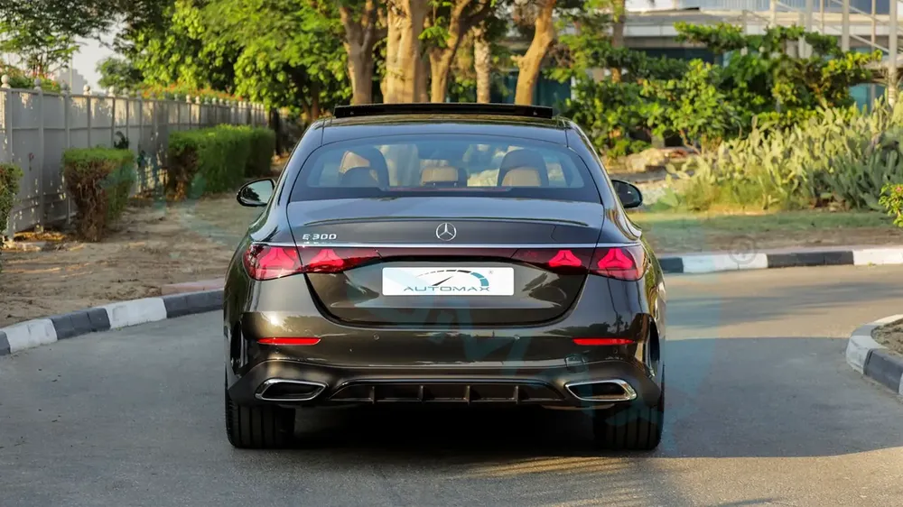2026 Mercedes-Benz E 300 AMG EQ Boost 2.0T RWD GCC 0Km With 2 Years Unlimited Mileage Warranty - Image 6