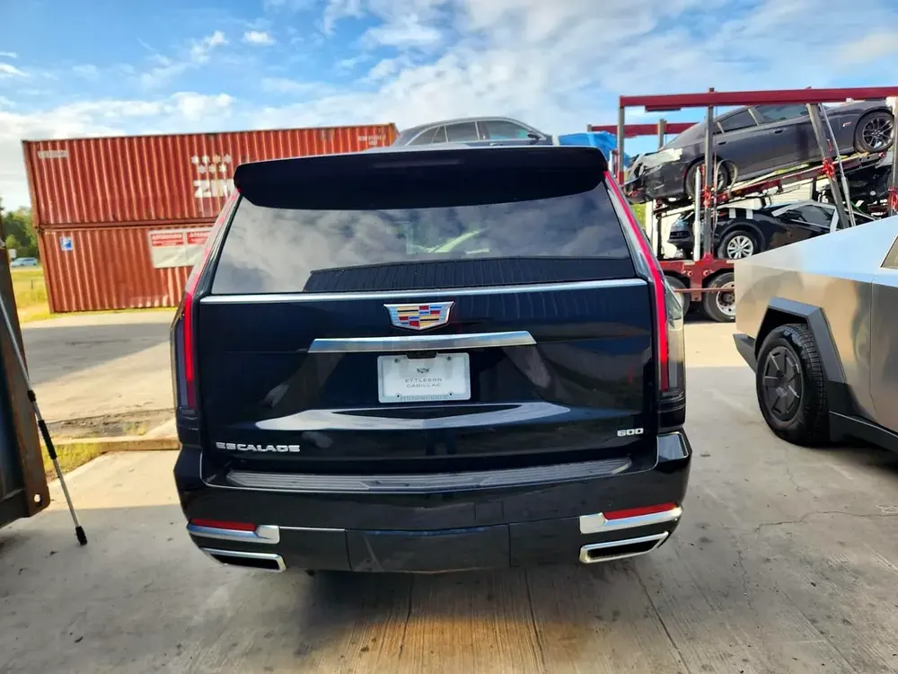 Ertex VIP Cadillac Escalade - Image 14