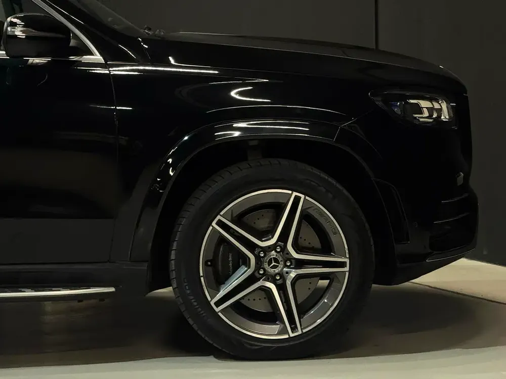 Accident free and low mileage - Image 8