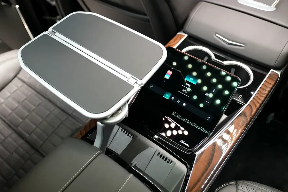 Cadillac Escalade Sport Platinum 2026 - European Specs - Brand New - Image 5