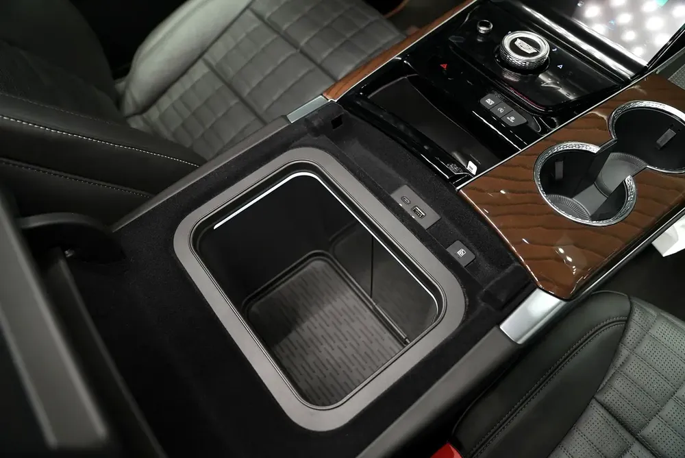 Cadillac Escalade Sport Platinum 2026 - European Specs - Brand New - Image 9