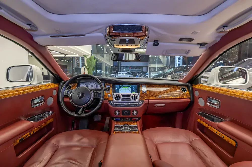 2010 | Rolls Royce Ghost -  GCC Specs Emirates | Super Mint Condition | NO Accident | Low Milage - Image 11