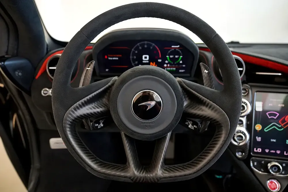McLaren 765LT Spider - GCC Specs - Lease to Own Avaiable - Image 14