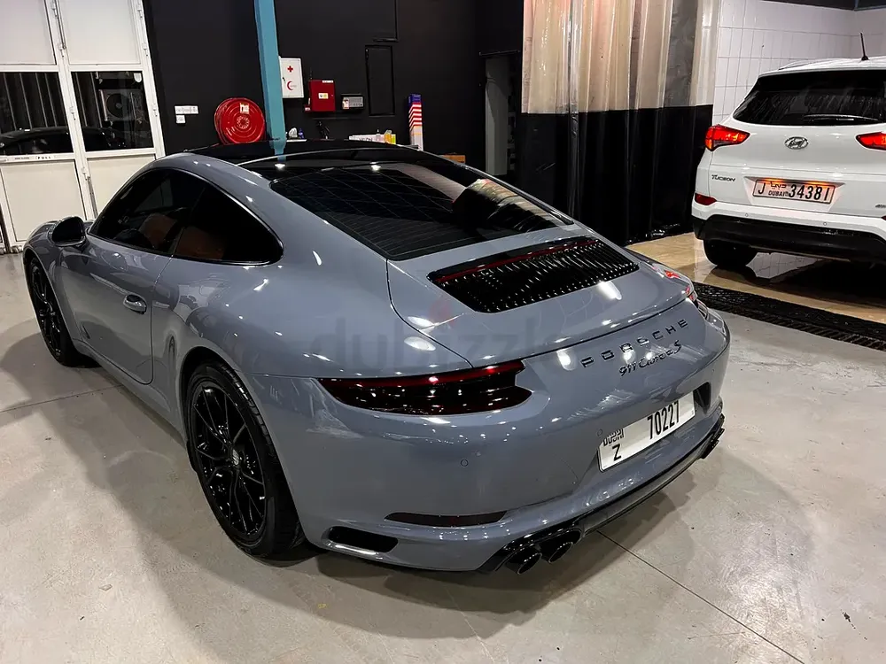 Pristine Porsche 911 Carrera S 2017 | GCC Specs | Low Mileage - Image 10