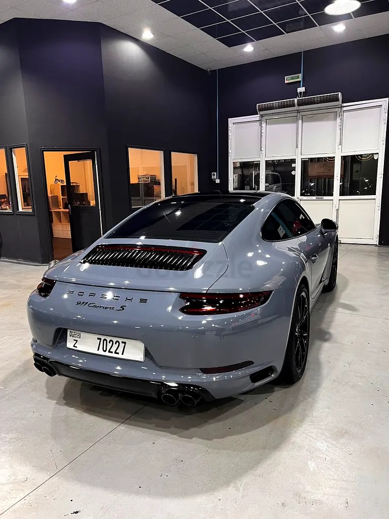 Pristine Porsche 911 Carrera S 2017 | GCC Specs | Low Mileage - Image 14