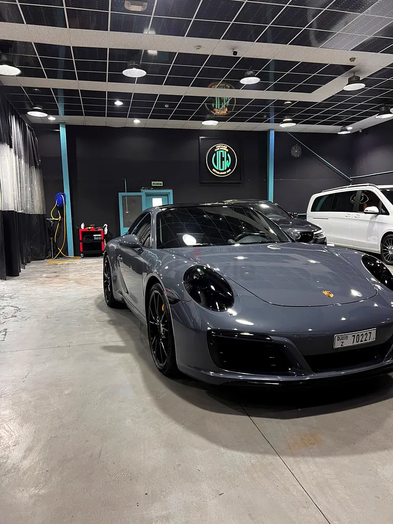 Pristine Porsche 911 Carrera S 2017 | GCC Specs | Low Mileage - Image 4