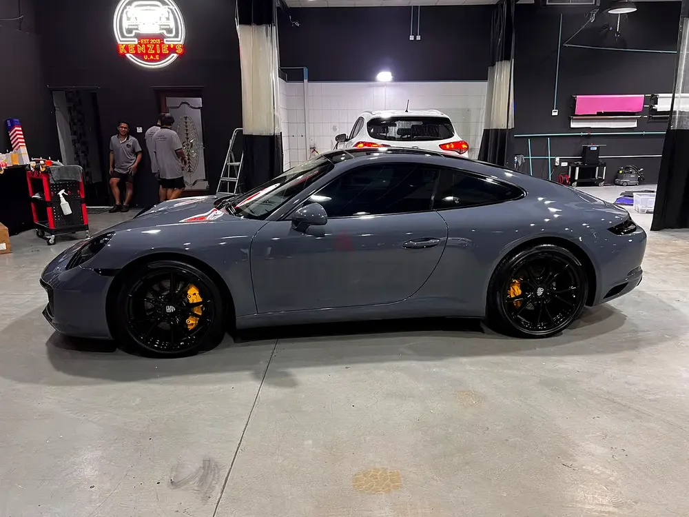 Pristine Porsche 911 Carrera S 2017 | GCC Specs | Low Mileage - Image 7