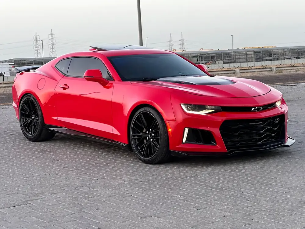 Chevrolet Camaro ZL1 2018 GCC V8 6.2L supercharger first owner in perfect conditions - Image 15