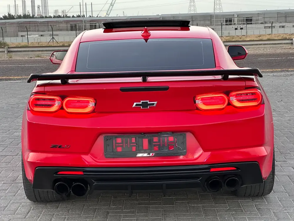 Chevrolet Camaro ZL1 2018 GCC V8 6.2L supercharger first owner in perfect conditions - Image 16