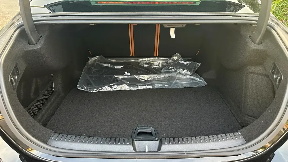 Mercedes-Benz E-Class E 200 (2026) - Korean Specs - Image 19