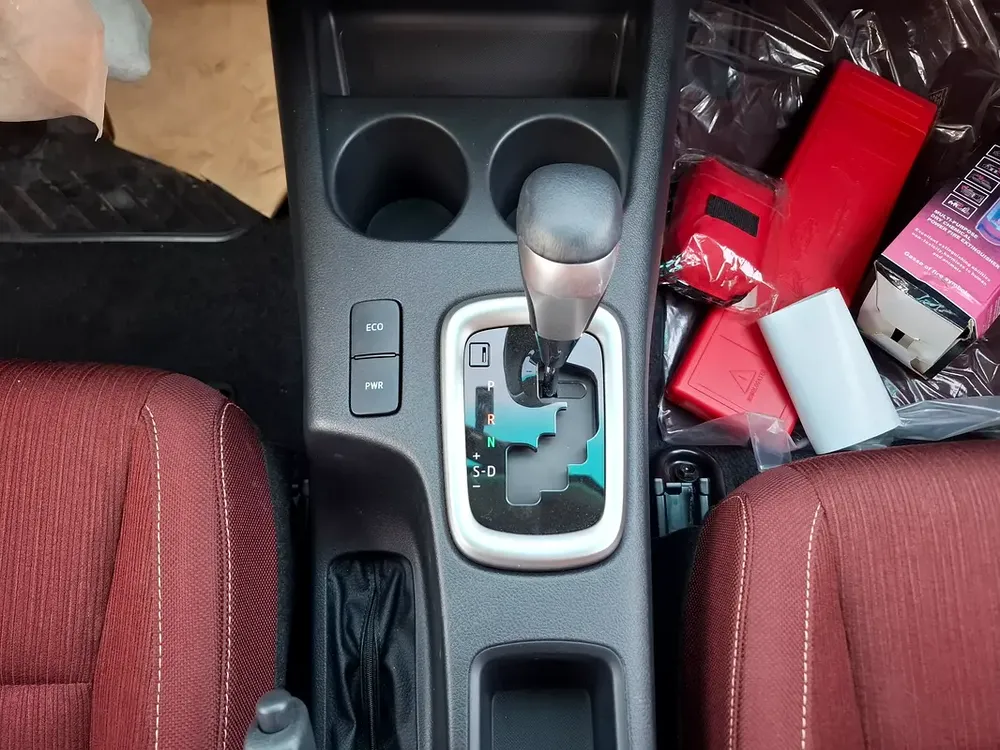 Toyota Hilux SR5 2.7L 2025 AT White Petrol Key Digital AC (Export Only) - Image 12