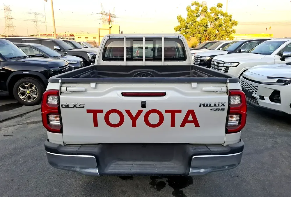 Toyota Hilux SR5 2.7L 2025 AT White Petrol Key Digital AC (Export Only) - Image 15